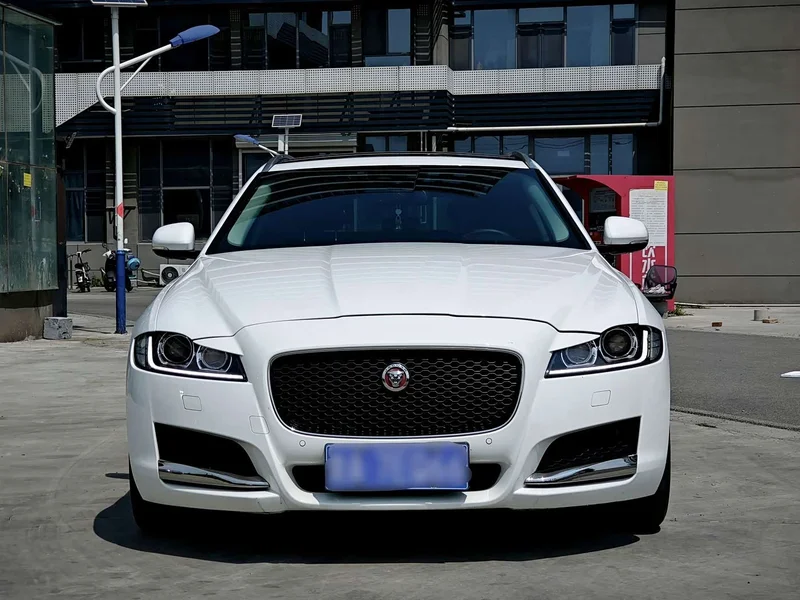 Jaguar XF — фото 2