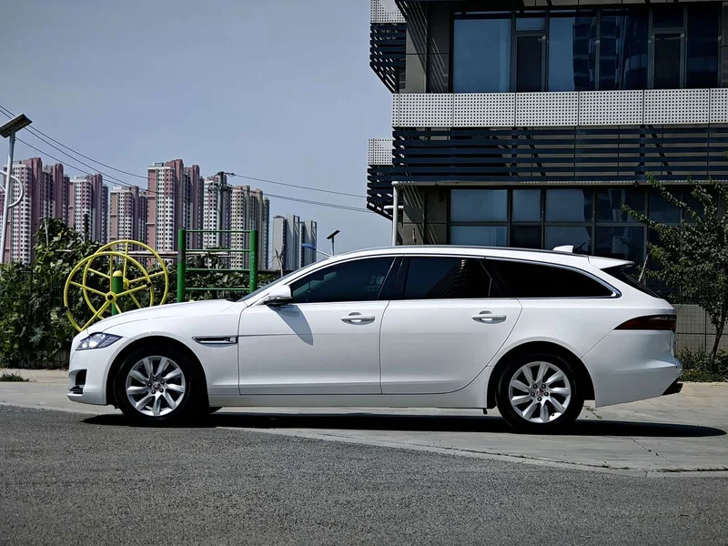 Jaguar XF — фото 4