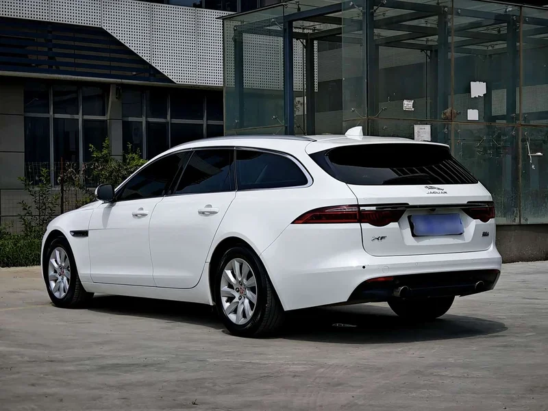 Jaguar XF — фото 5