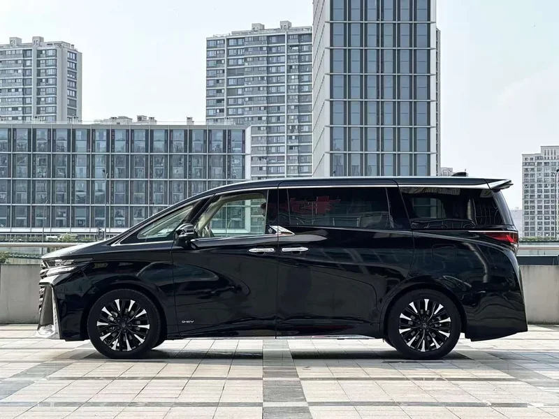 Toyota Vellfire — фото 4