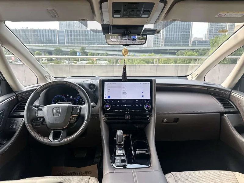 Toyota Vellfire — фото 5