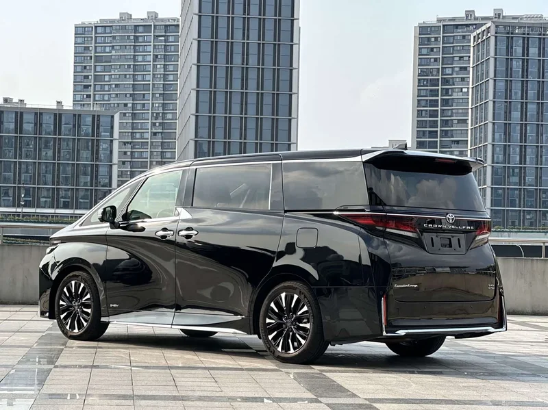 Toyota Vellfire — фото 10