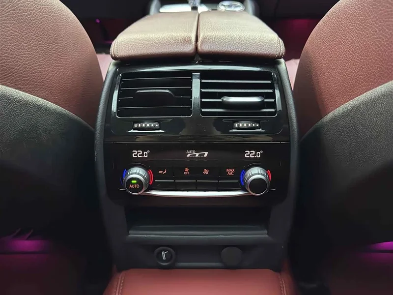 BMW 5-Series — фото 14