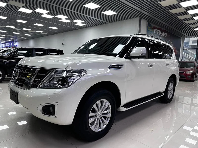 Nissan Patrol — фото 1
