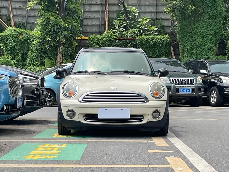 MINI CLUBMAN — фото 2