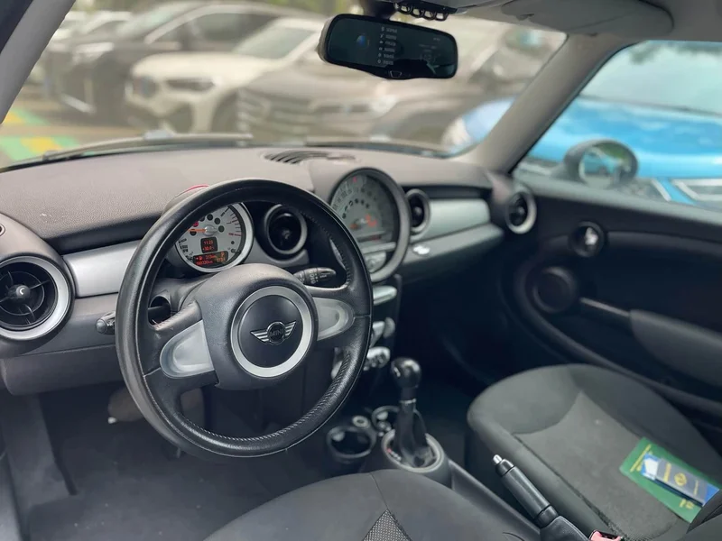 MINI CLUBMAN — фото 7