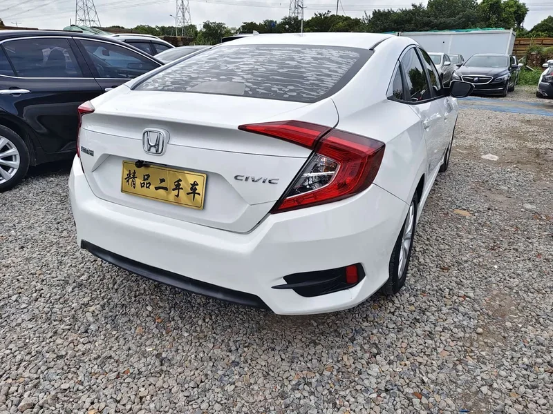Honda Civic — фото 9