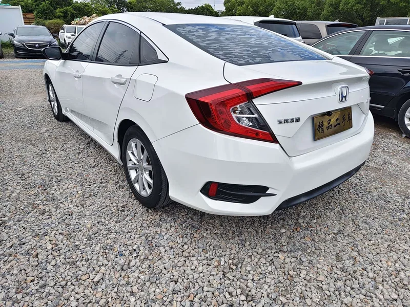Honda Civic — фото 10