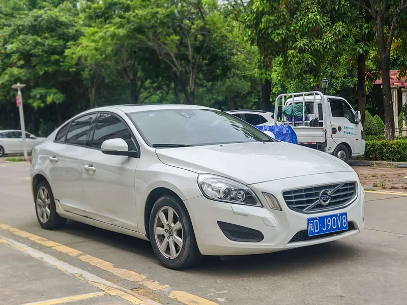 Volvo S60 (Imported) — фото 2