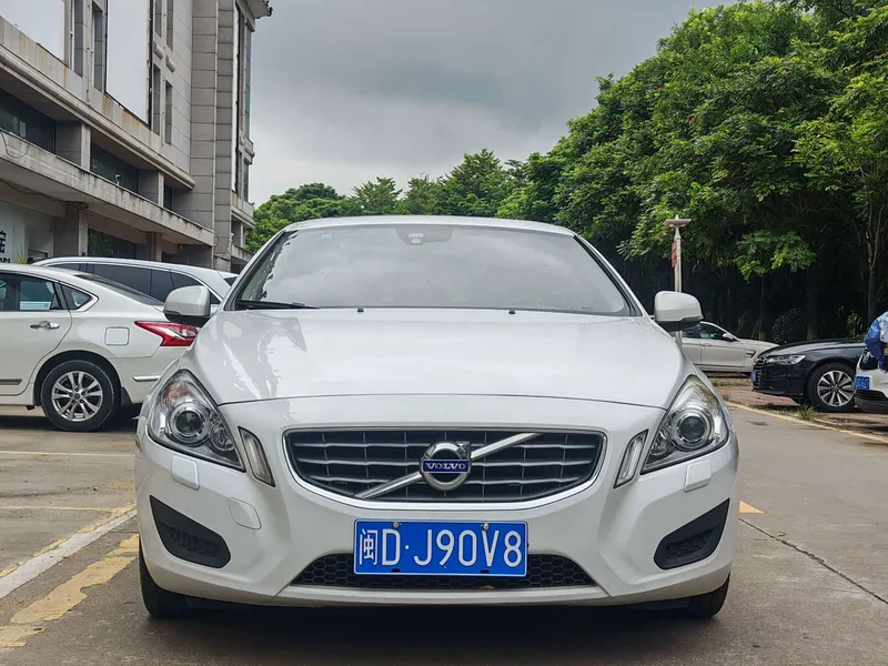 Volvo S60 (Imported) — фото 3