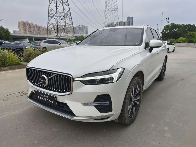 Volvo XC60 — фото 1