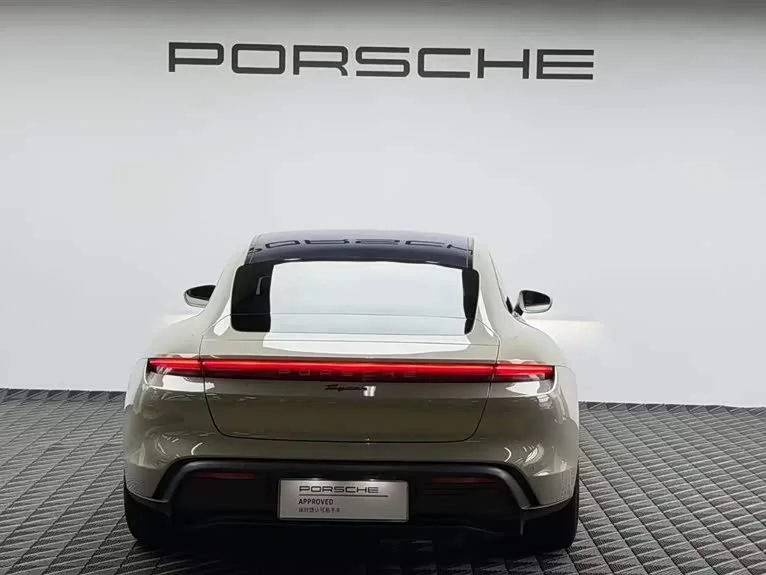 Porsche Taycan — фото 5