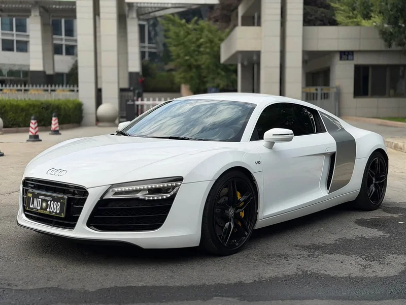 Audi R8 — фото 1