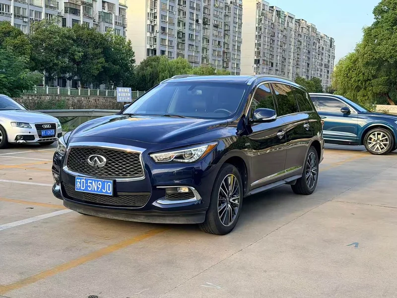 Infiniti QX60 — фото 1