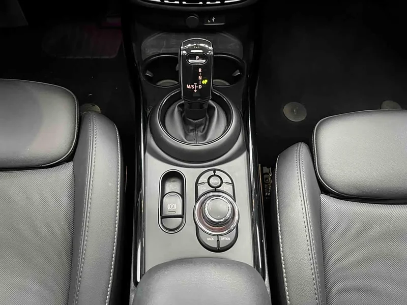 MINI CLUBMAN — фото 10