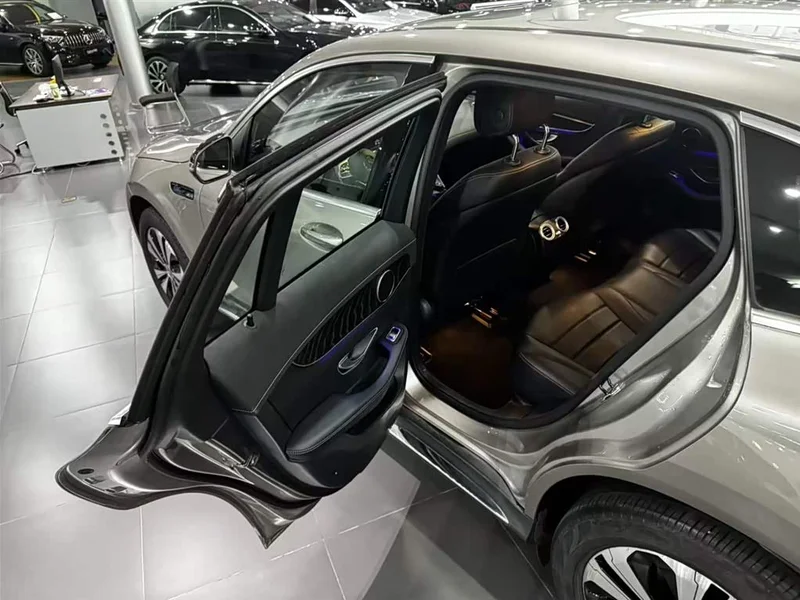 Mercedes-Benz EQC — фото 15