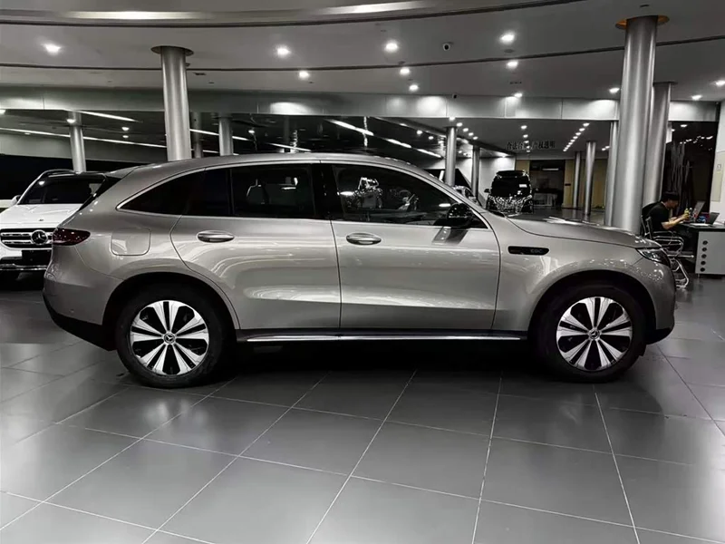 Mercedes-Benz EQC — фото 6