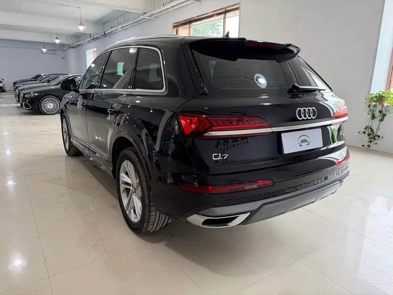 Audi Q7 — фото 5