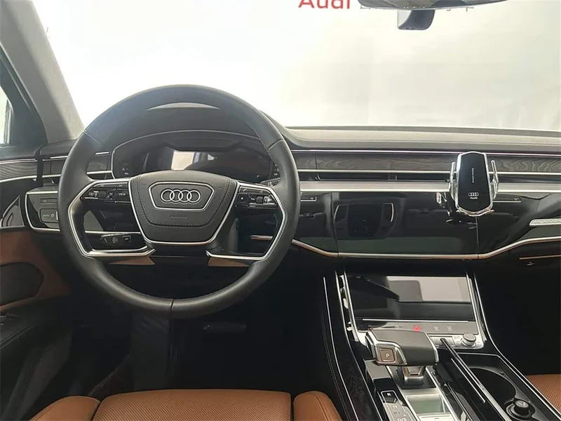 Audi A8 — фото 12