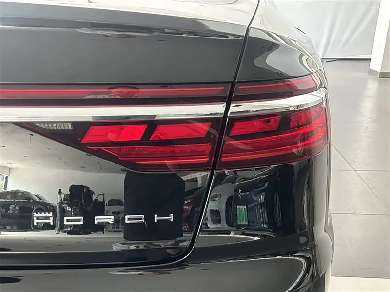 Audi A8 — фото 14