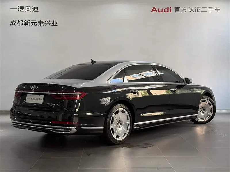 Audi A8 — фото 4
