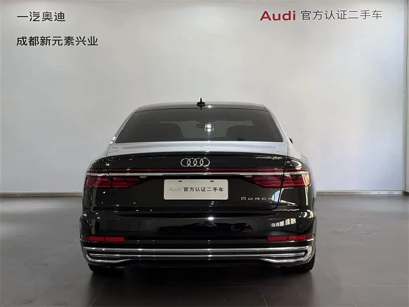 Audi A8 — фото 5