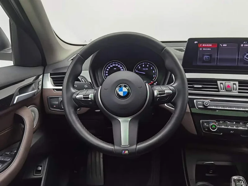 BMW X1 — фото 11