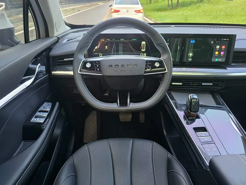 Roewe RX5 MAX — фото 12