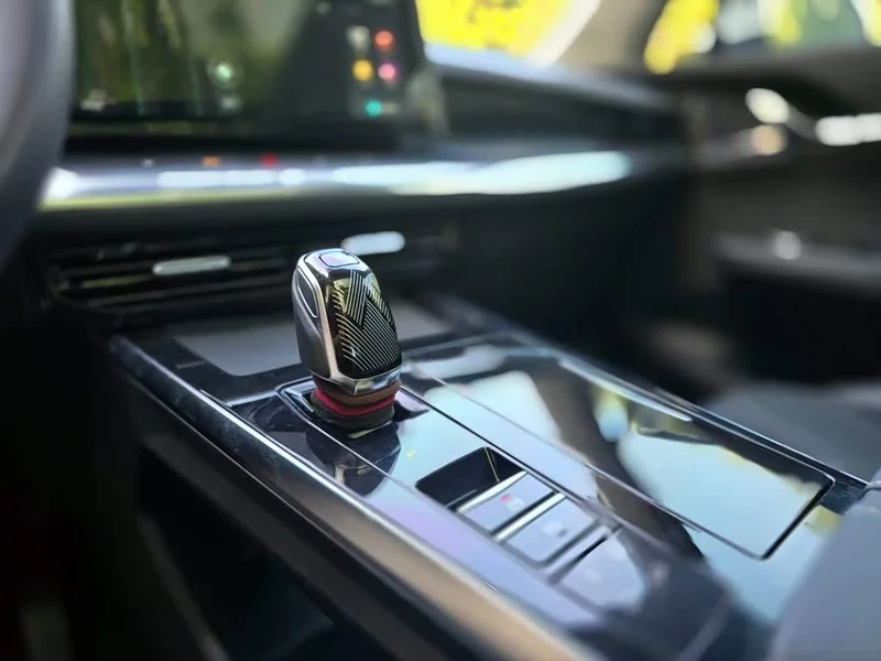 Roewe RX5 MAX — фото 13