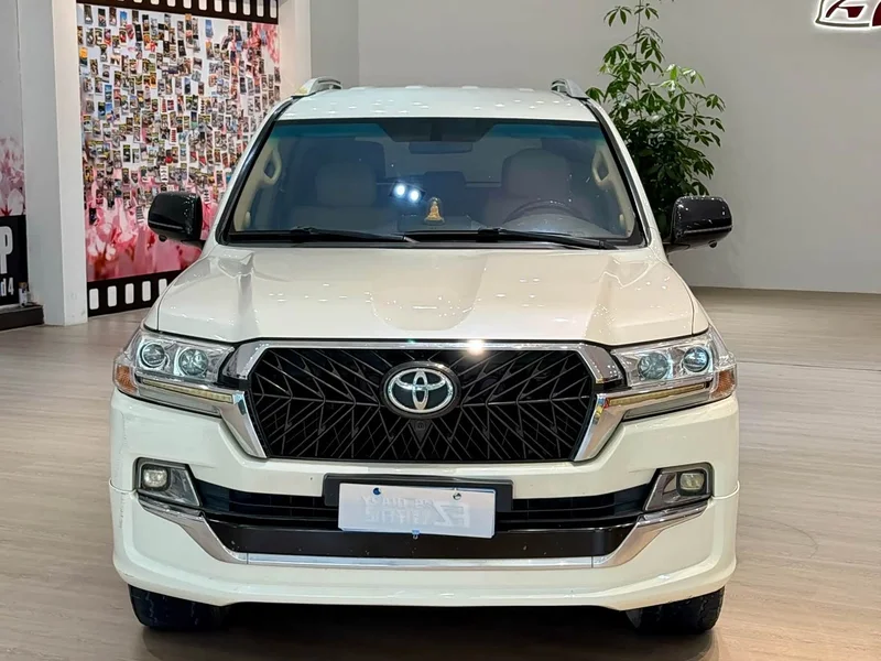 Toyota Land Cruiser (Imported) — фото 1