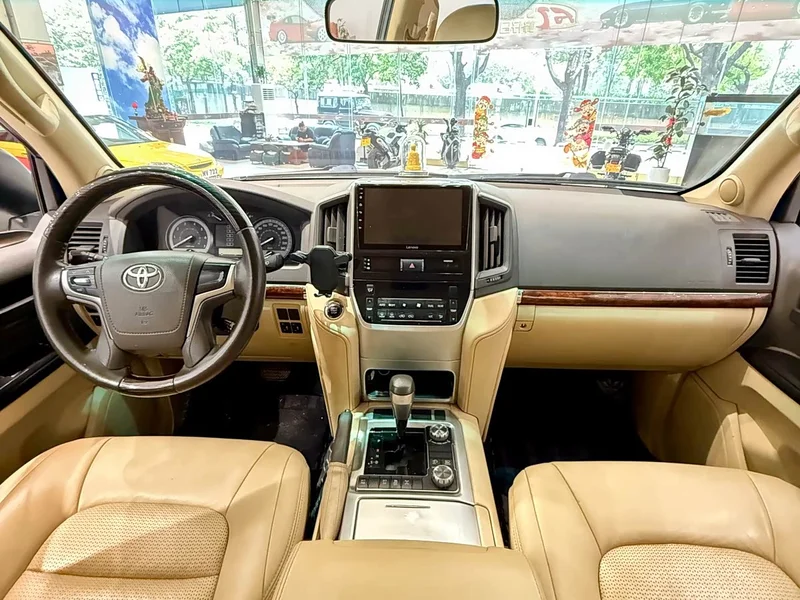 Toyota Land Cruiser (Imported) — фото 19