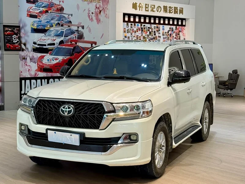 Toyota Land Cruiser (Imported) — фото 2