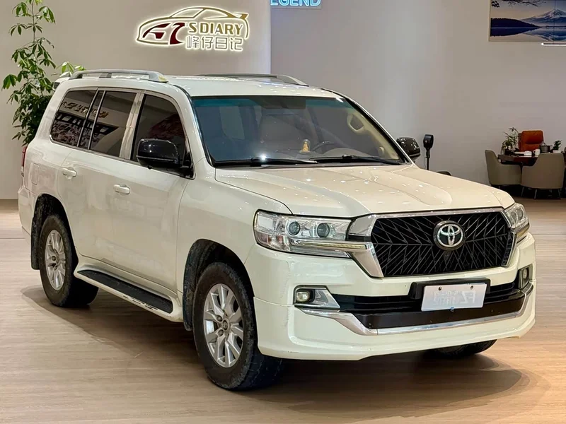 Toyota Land Cruiser (Imported) — фото 3