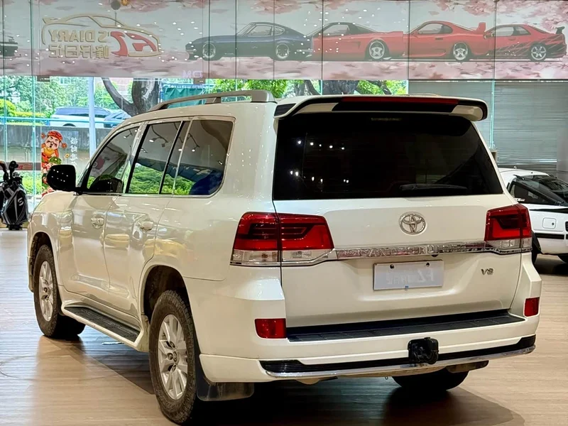 Toyota Land Cruiser (Imported) — фото 8