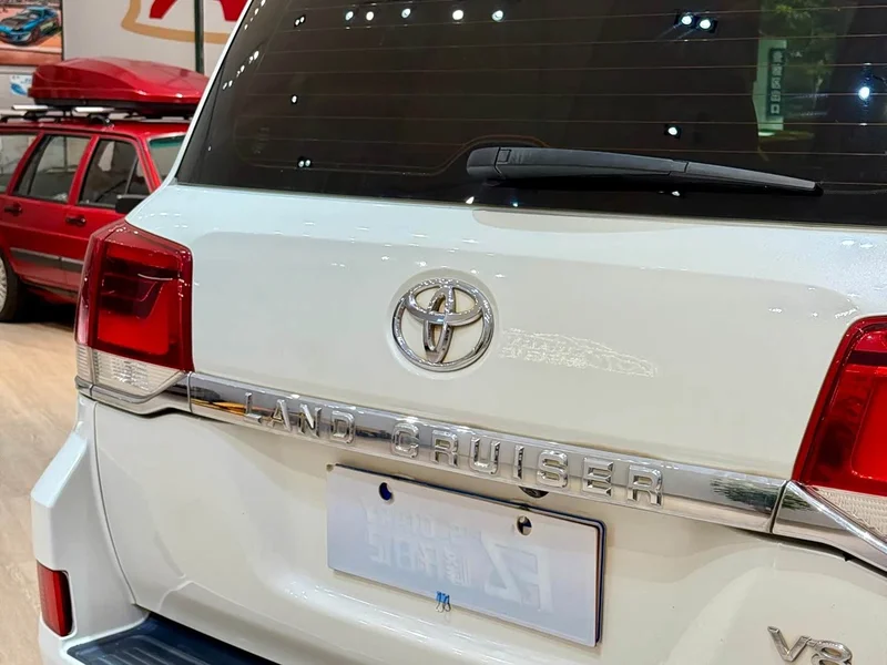Toyota Land Cruiser (Imported) — фото 10
