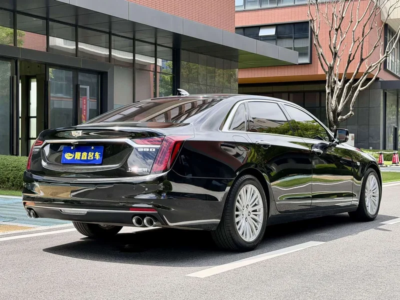 Cadillac CT6 — фото 20
