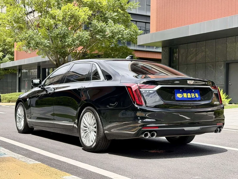 Cadillac CT6 — фото 22