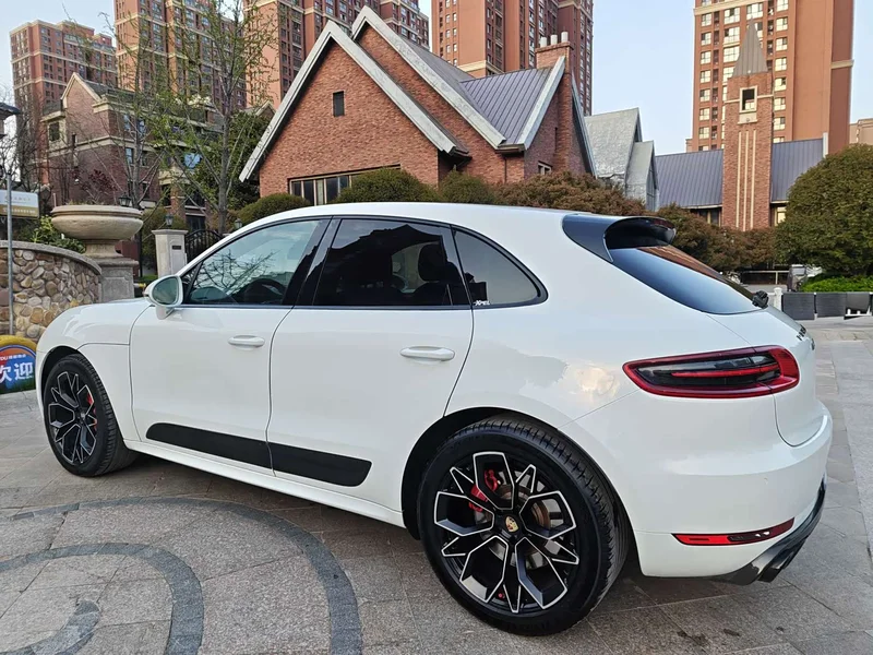 Porsche Macan — фото 7