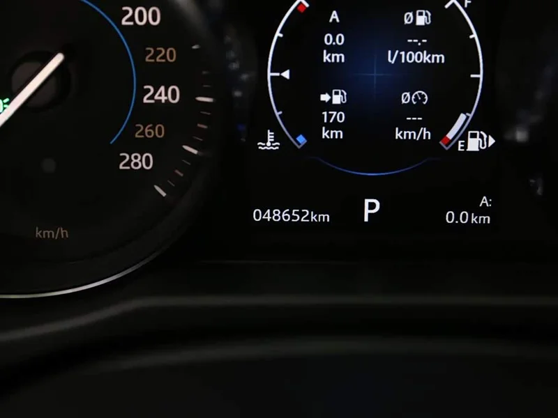 Jaguar XF — фото 14