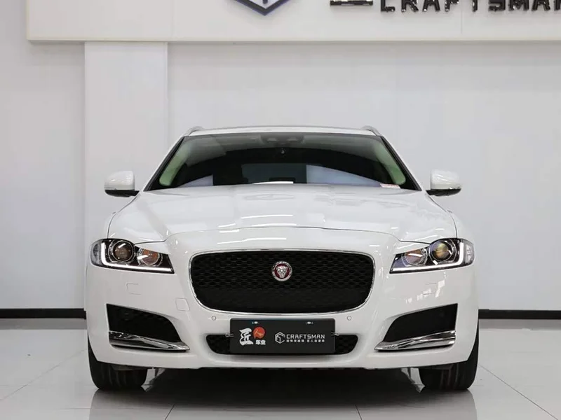Jaguar XF — фото 17