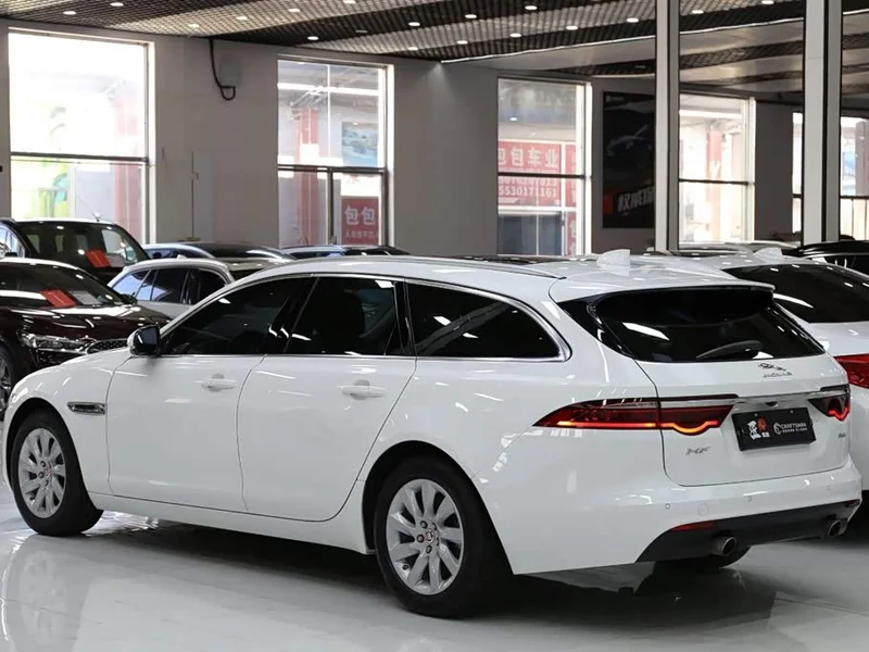 Jaguar XF — фото 19