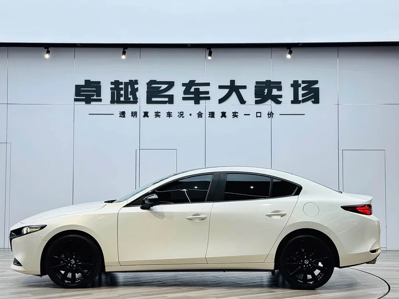 Mazda 3 Axela — фото 4