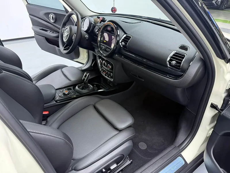 MINI CLUBMAN — фото 2