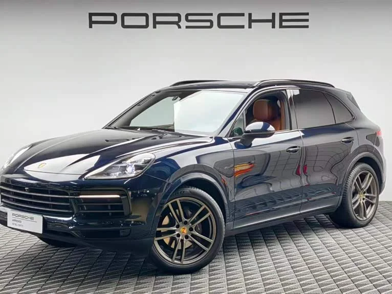 Porsche Cayenne — фото 1
