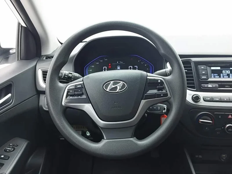 Hyundai Solaris — фото 15