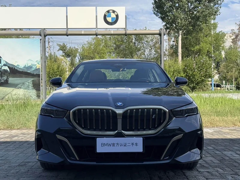 BMW i5 — фото 2