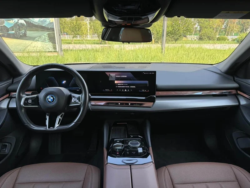 BMW i5 — фото 4