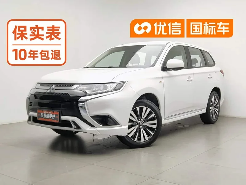 Mitsubishi Outlander — фото 1