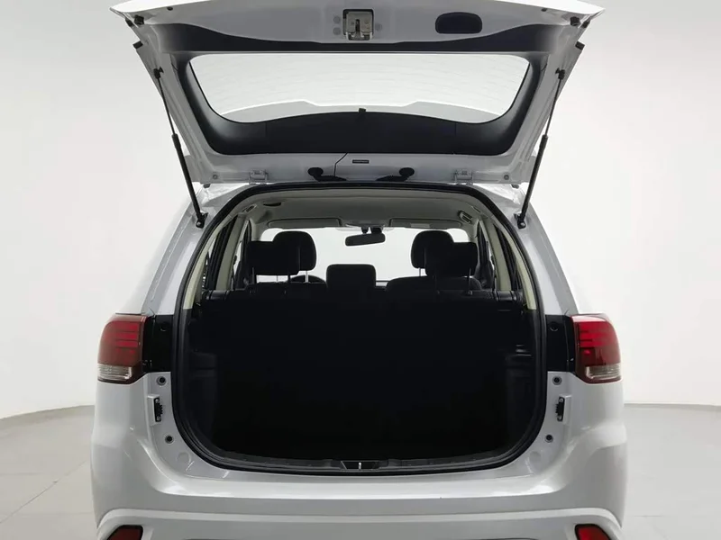 Mitsubishi Outlander — фото 16
