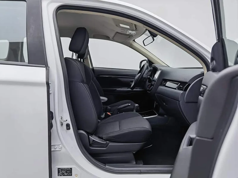 Mitsubishi Outlander — фото 23